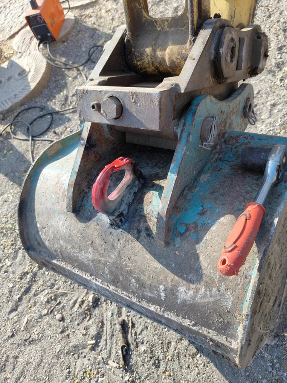 G80 Alloy Steel Excavator Welding Lifting Hook Bucket Mount